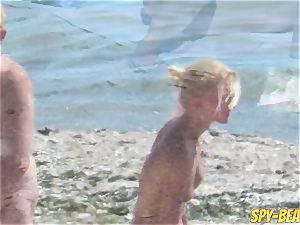 spycam amateur nude Beach cougars Hidden cam Close Up